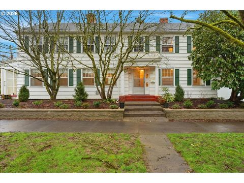 2451 SE SALMON ST Portland OR 97214