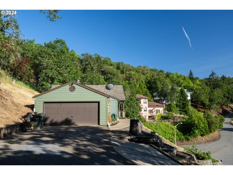 A home in Roseburg