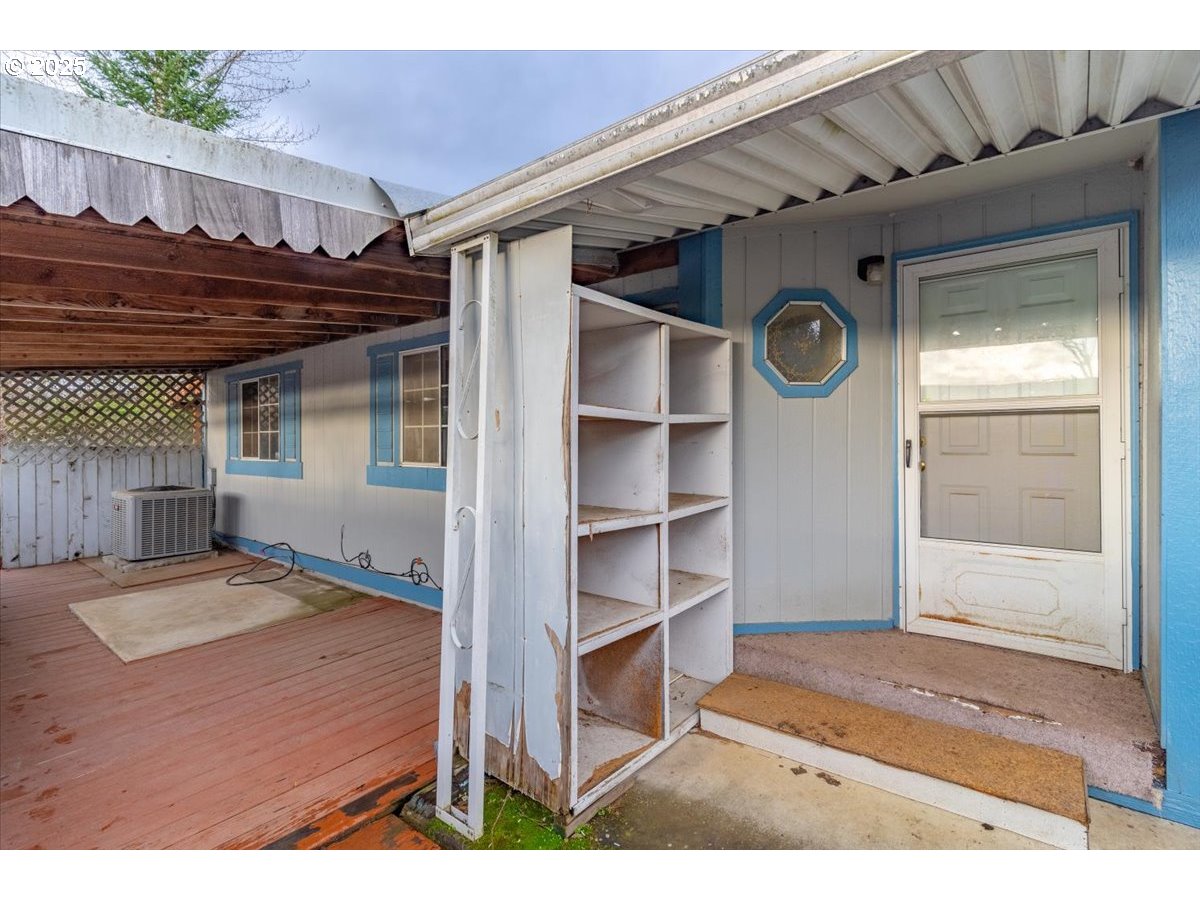 560 NE CHERRY HILL RD