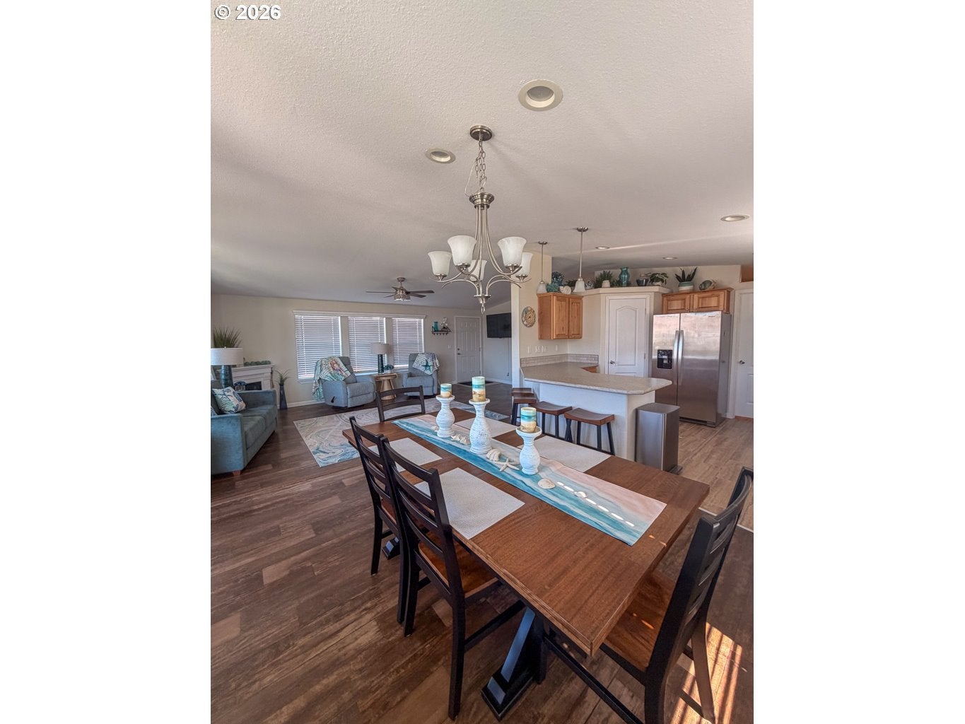 1060 CEDAR LOOP