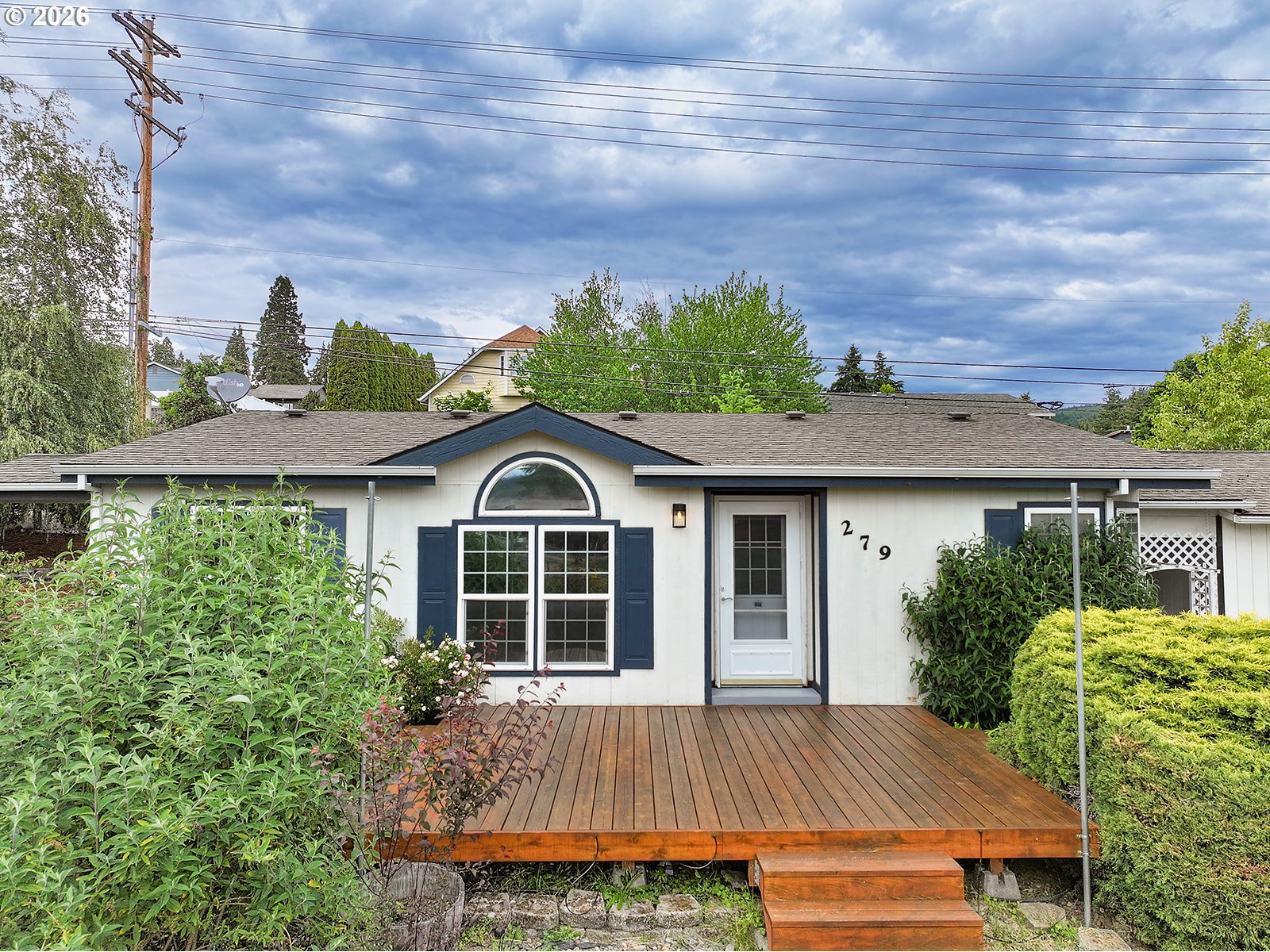 279 NE SNOHOMISH AVE