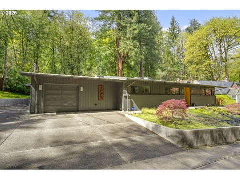 2825 SW FAIRVIEW BLVD Portland OR 97205