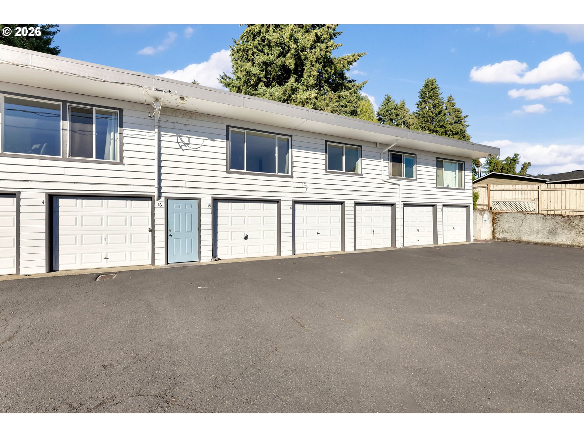 2102 NW KELLY DR