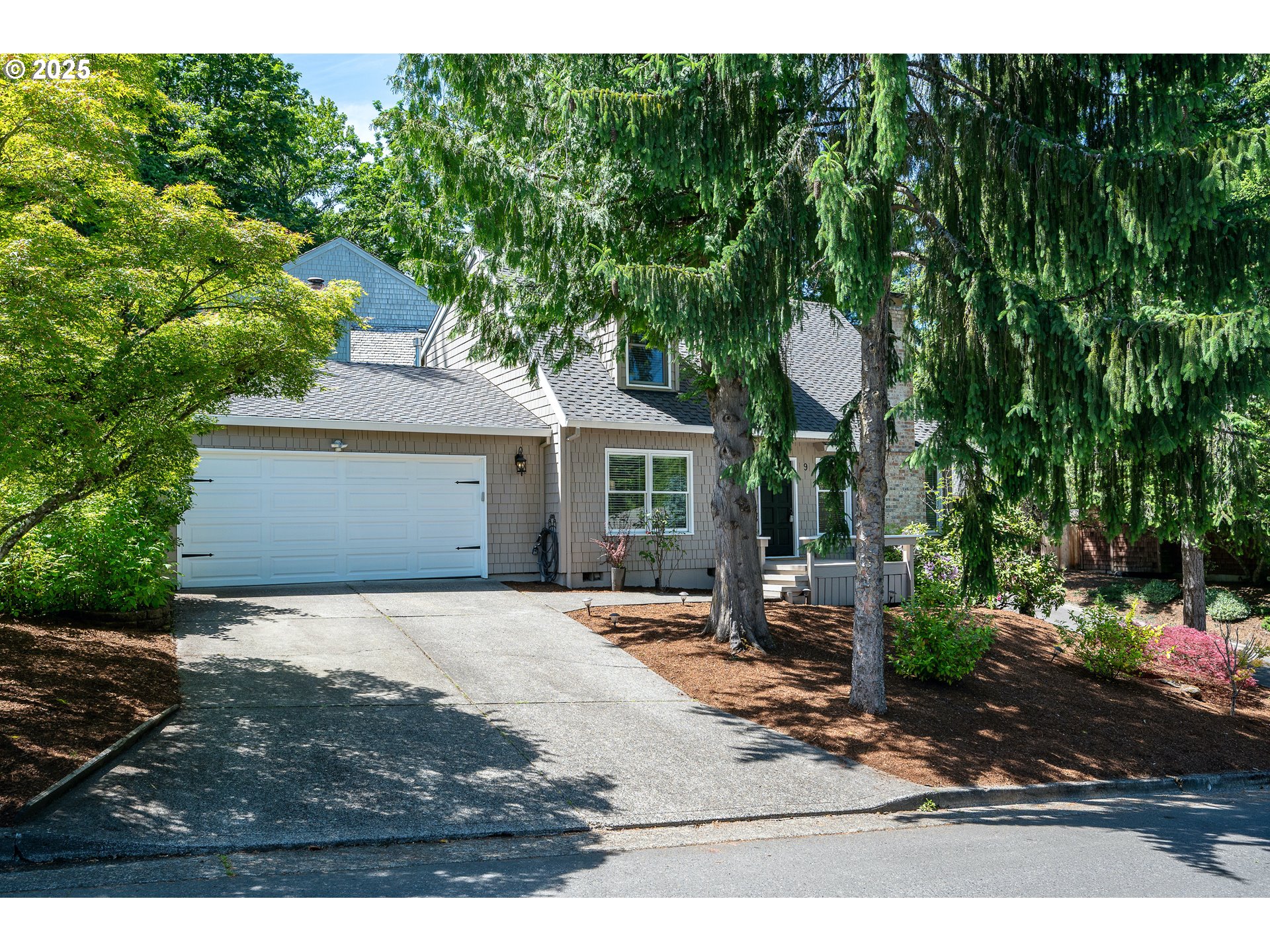 9 EAGLE CREST DR