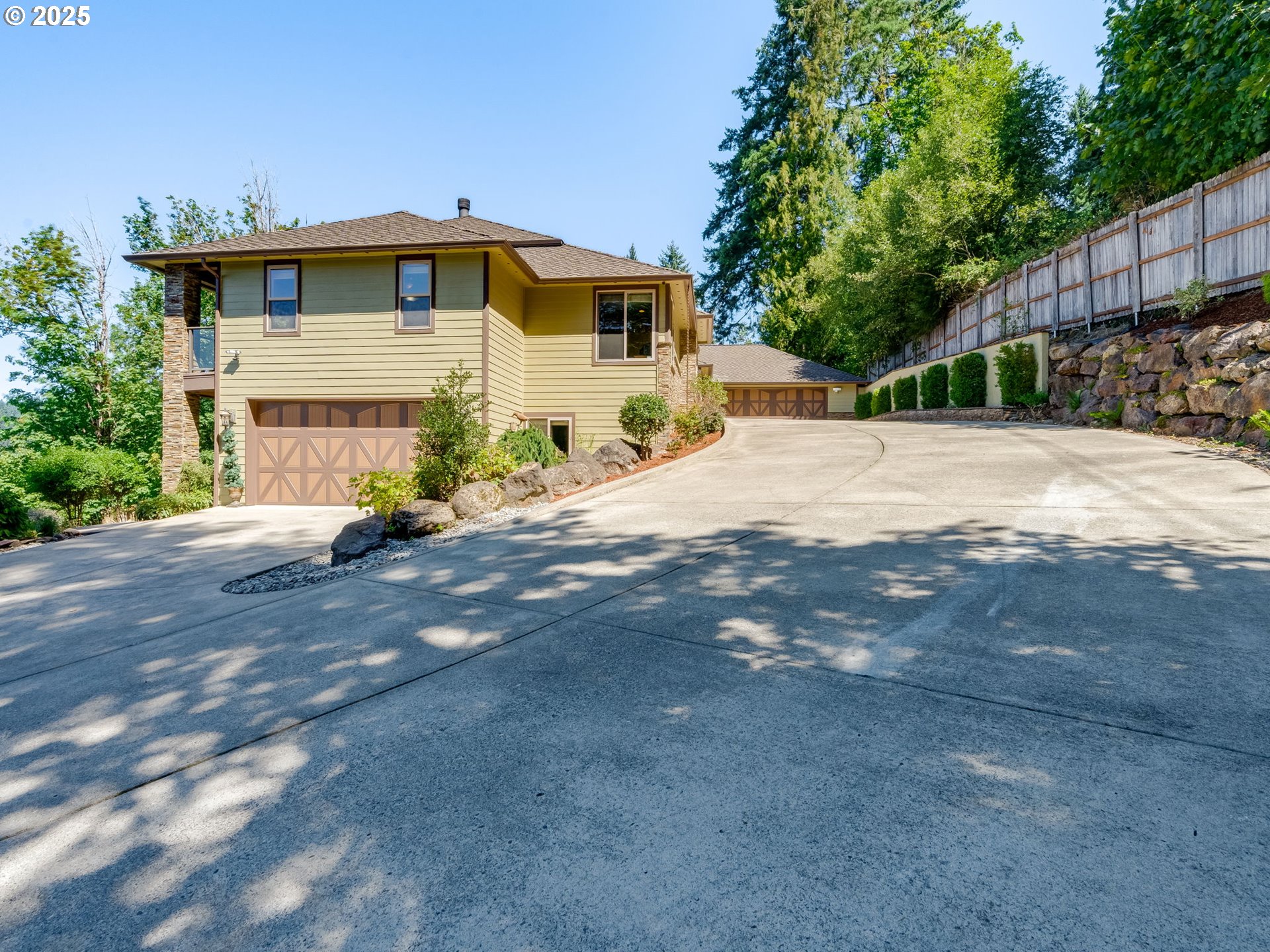 625 NECTARINE DR