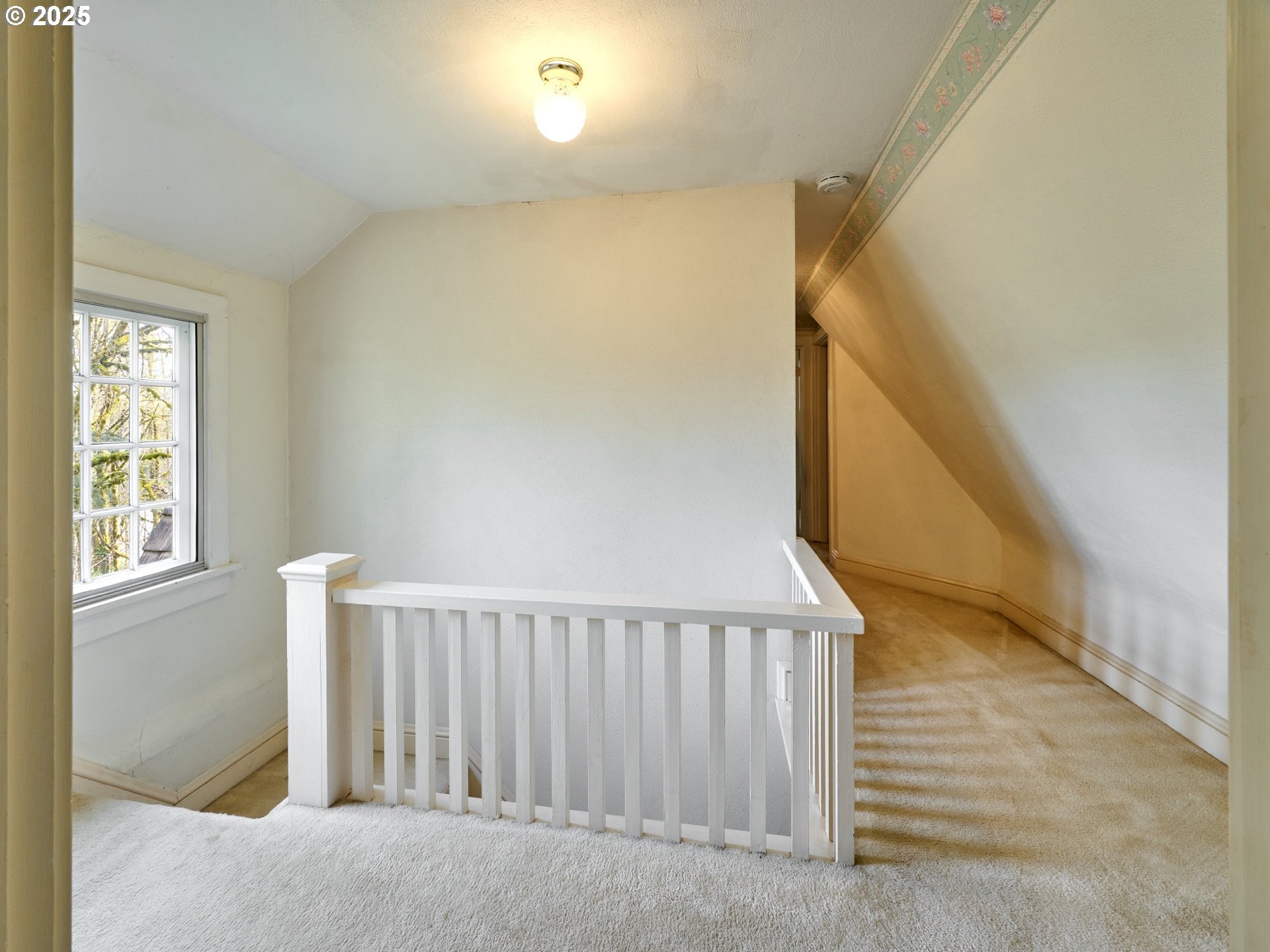 Oregon City, Oregon 97045, United States, 3 Bedrooms Bedrooms, ,4 BathroomsBathrooms,Residential,Active,97967