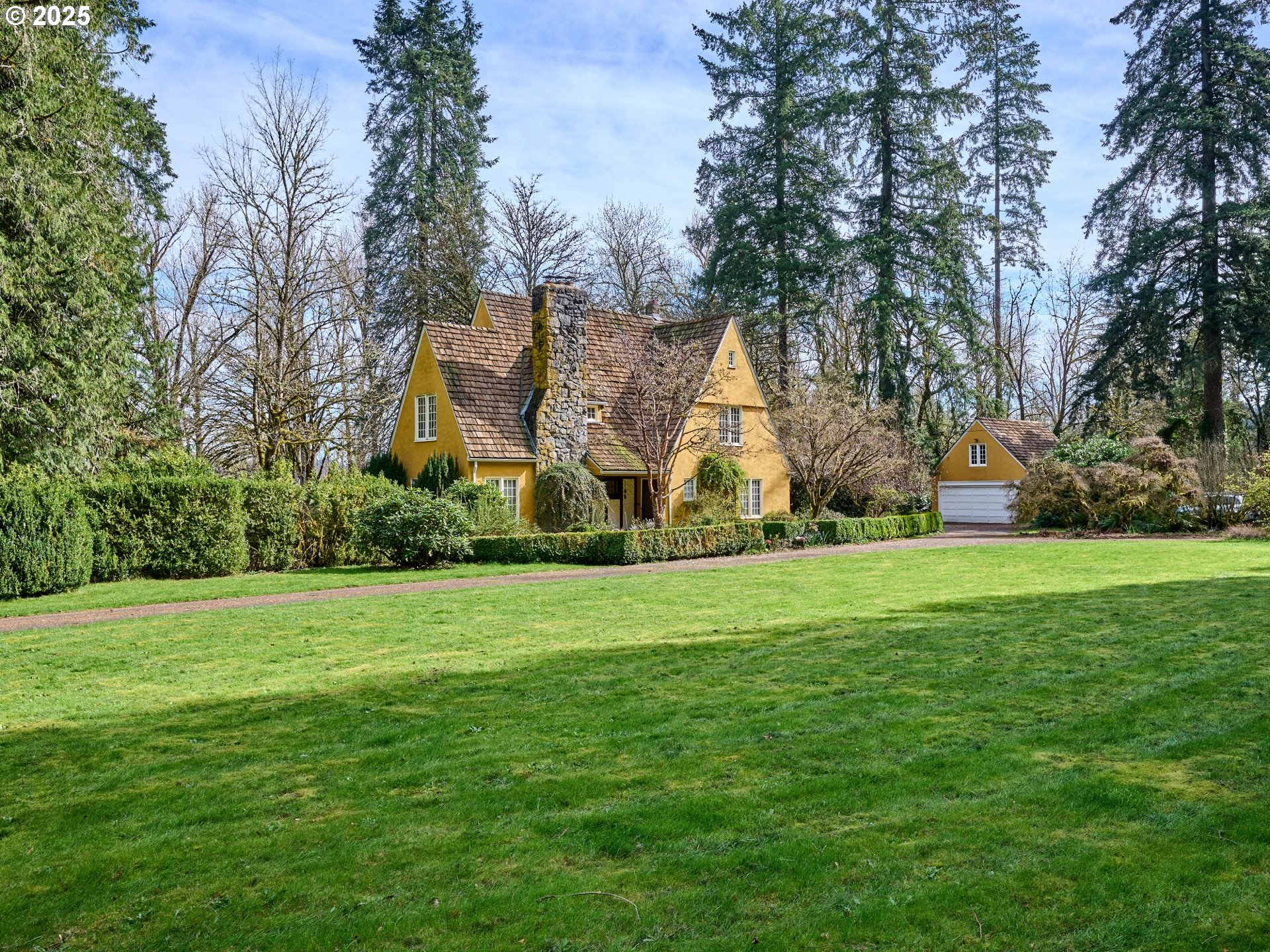 Oregon City, Oregon 97045, United States, 3 Bedrooms Bedrooms, ,4 BathroomsBathrooms,Residential,Active,97967