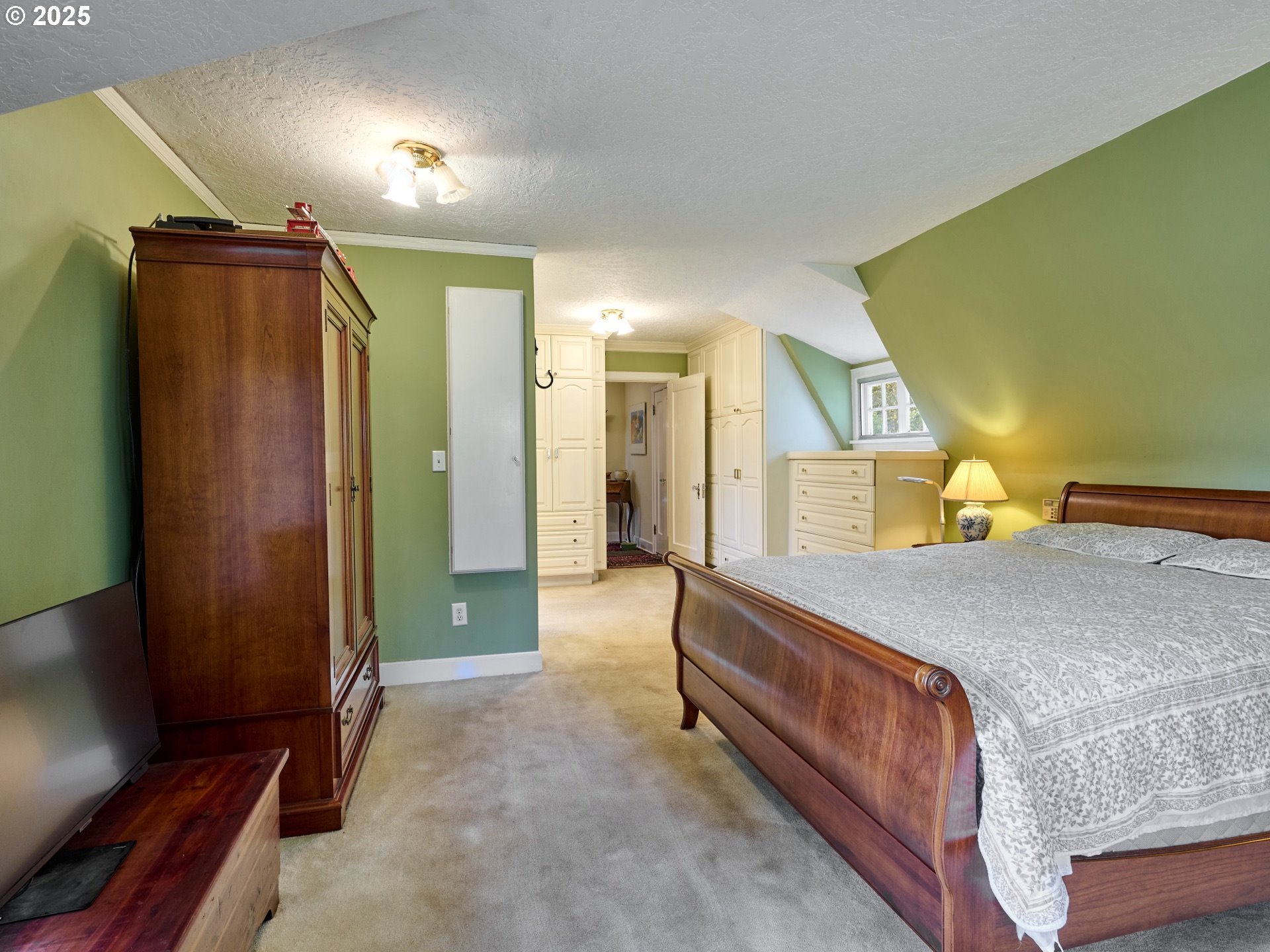 Oregon City, Oregon 97045, United States, 3 Bedrooms Bedrooms, ,4 BathroomsBathrooms,Residential,Active,97967