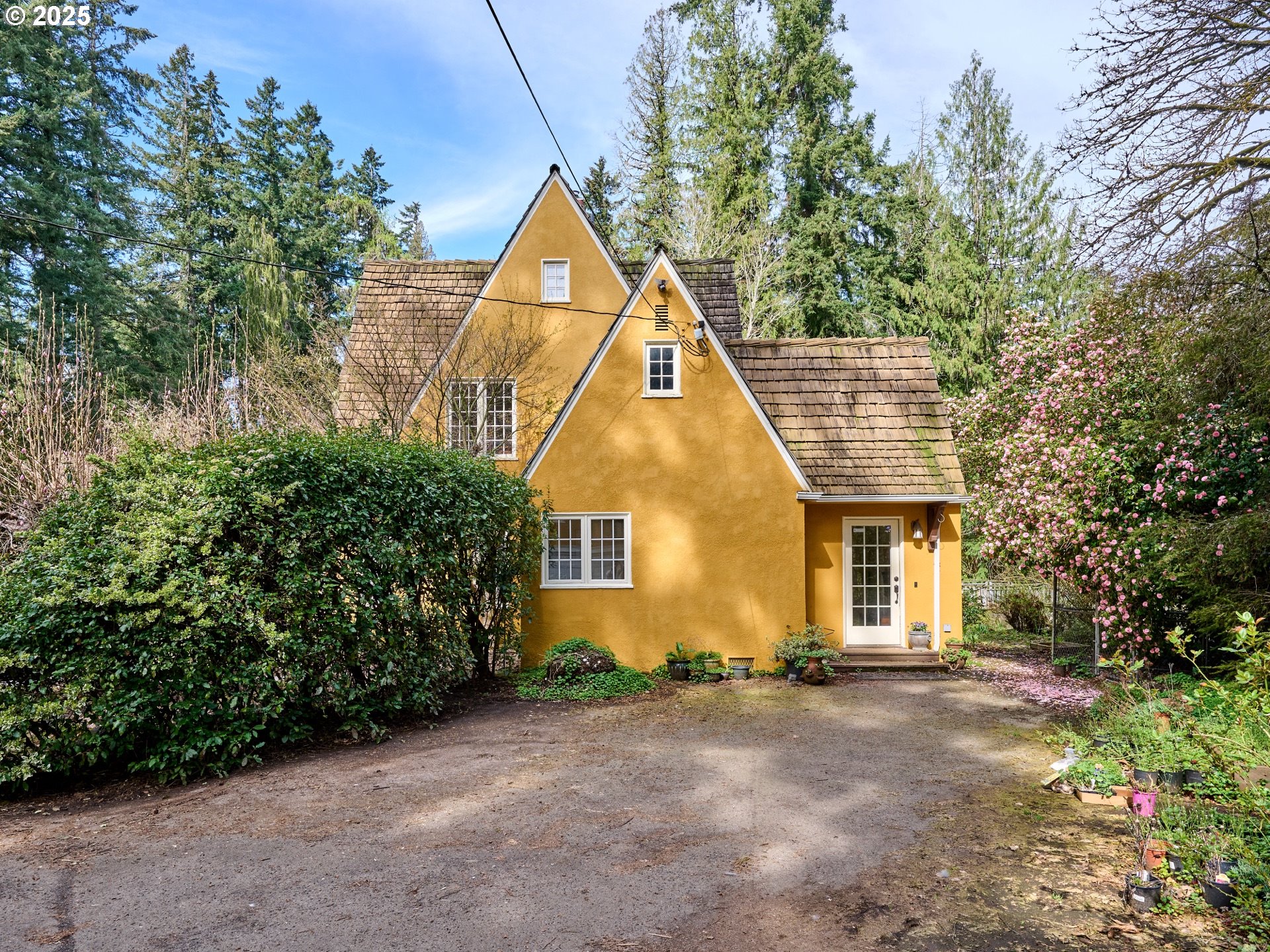 Oregon City, Oregon 97045, United States, 3 Bedrooms Bedrooms, ,4 BathroomsBathrooms,Residential,Active,97967