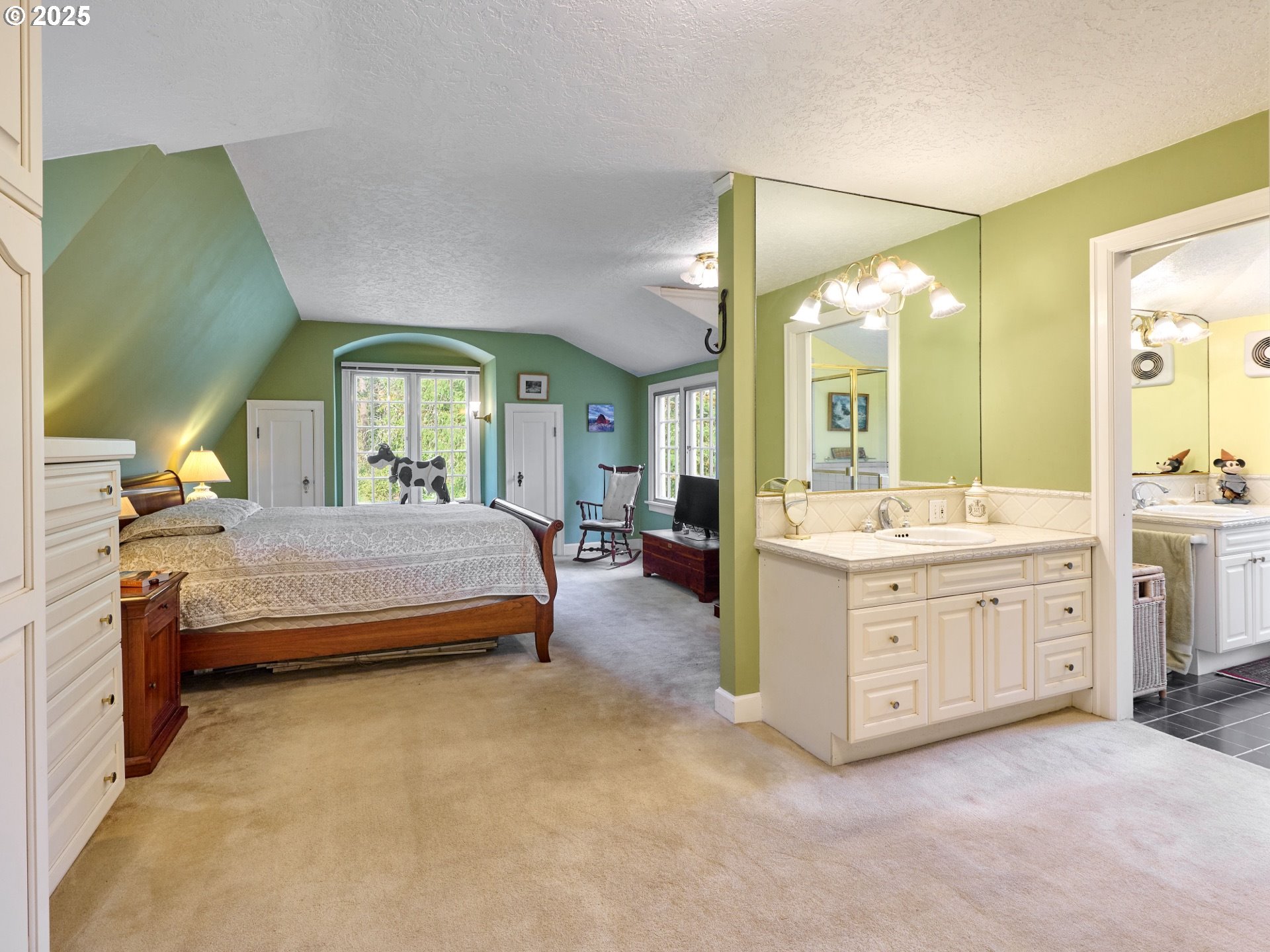 Oregon City, Oregon 97045, United States, 3 Bedrooms Bedrooms, ,4 BathroomsBathrooms,Residential,Active,97967