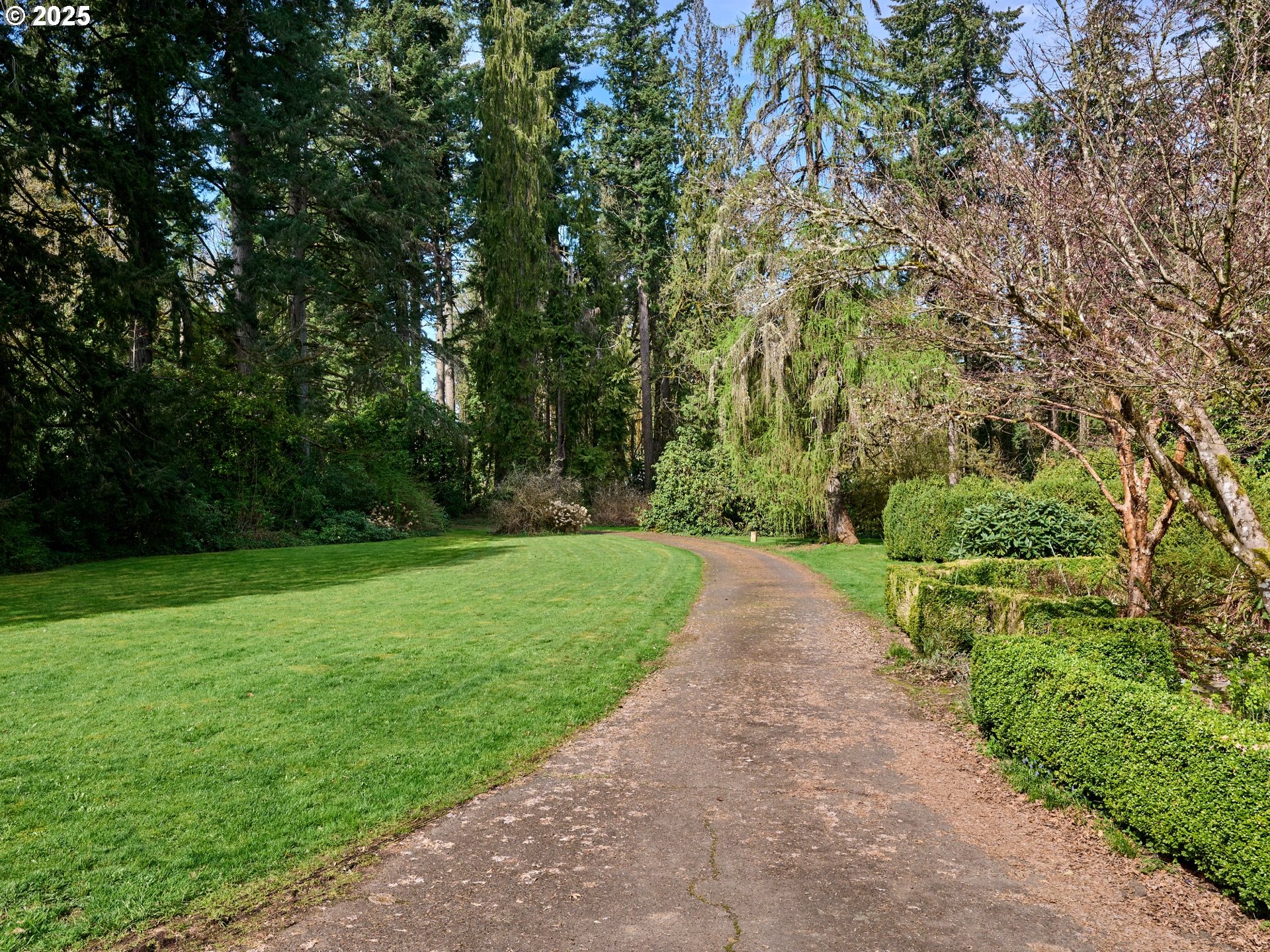 Oregon City, Oregon 97045, United States, 3 Bedrooms Bedrooms, ,4 BathroomsBathrooms,Residential,Active,97967