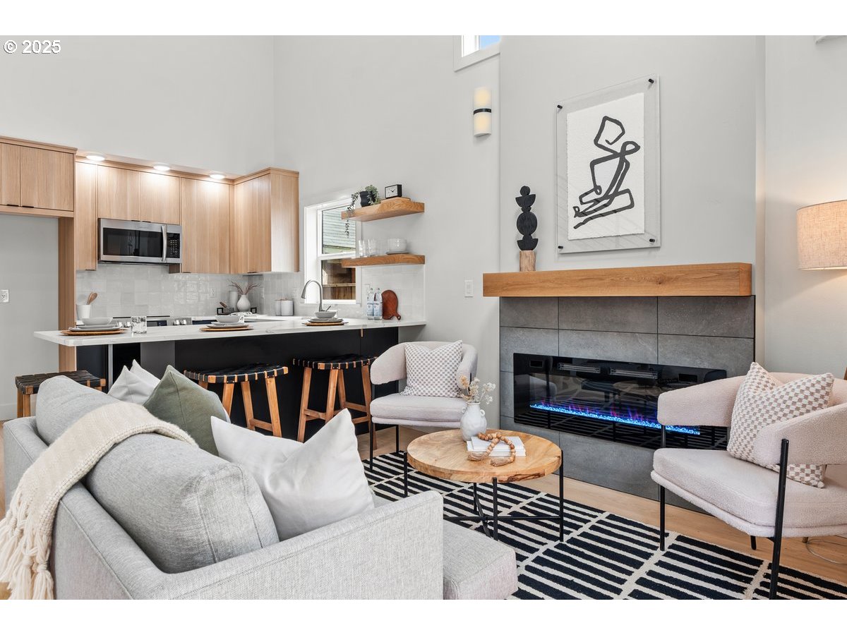 3951 SE Liebe ST C