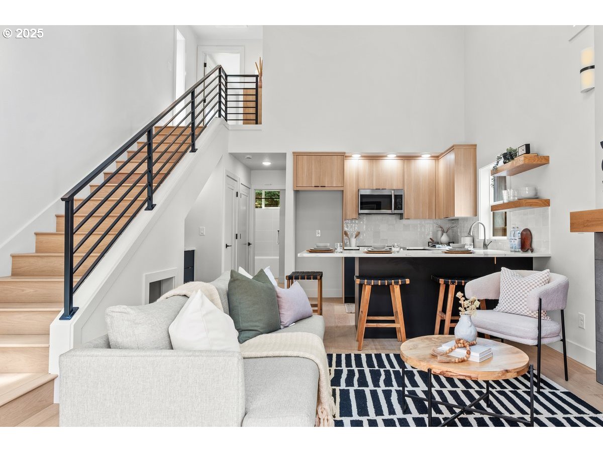 3951 SE Liebe ST C