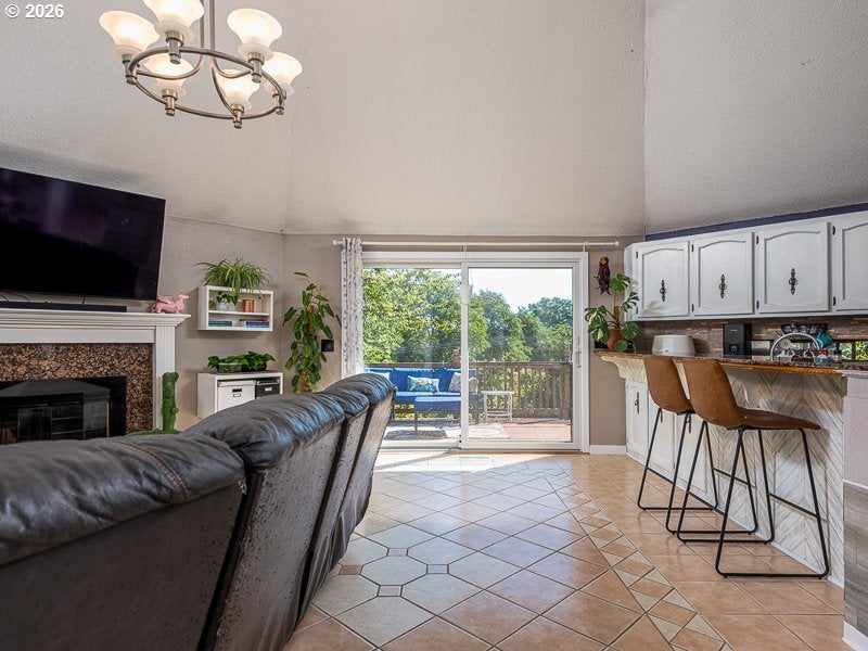 11896 SE KEHRLI DR