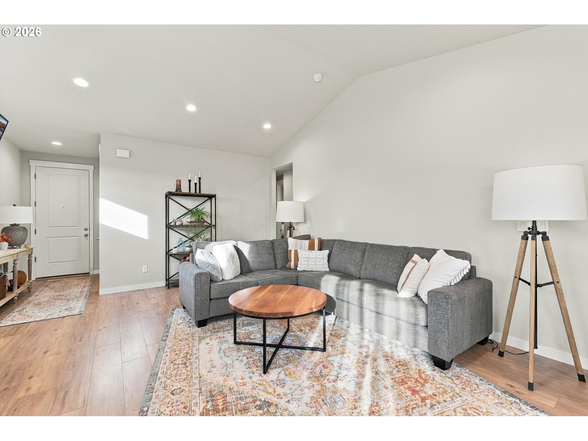 165 W 19TH ST