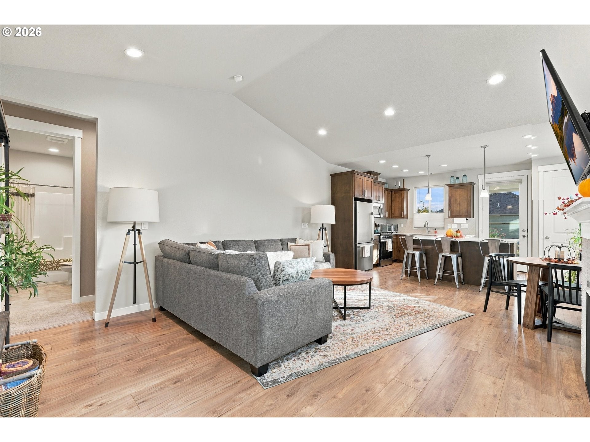 165 W 19TH ST