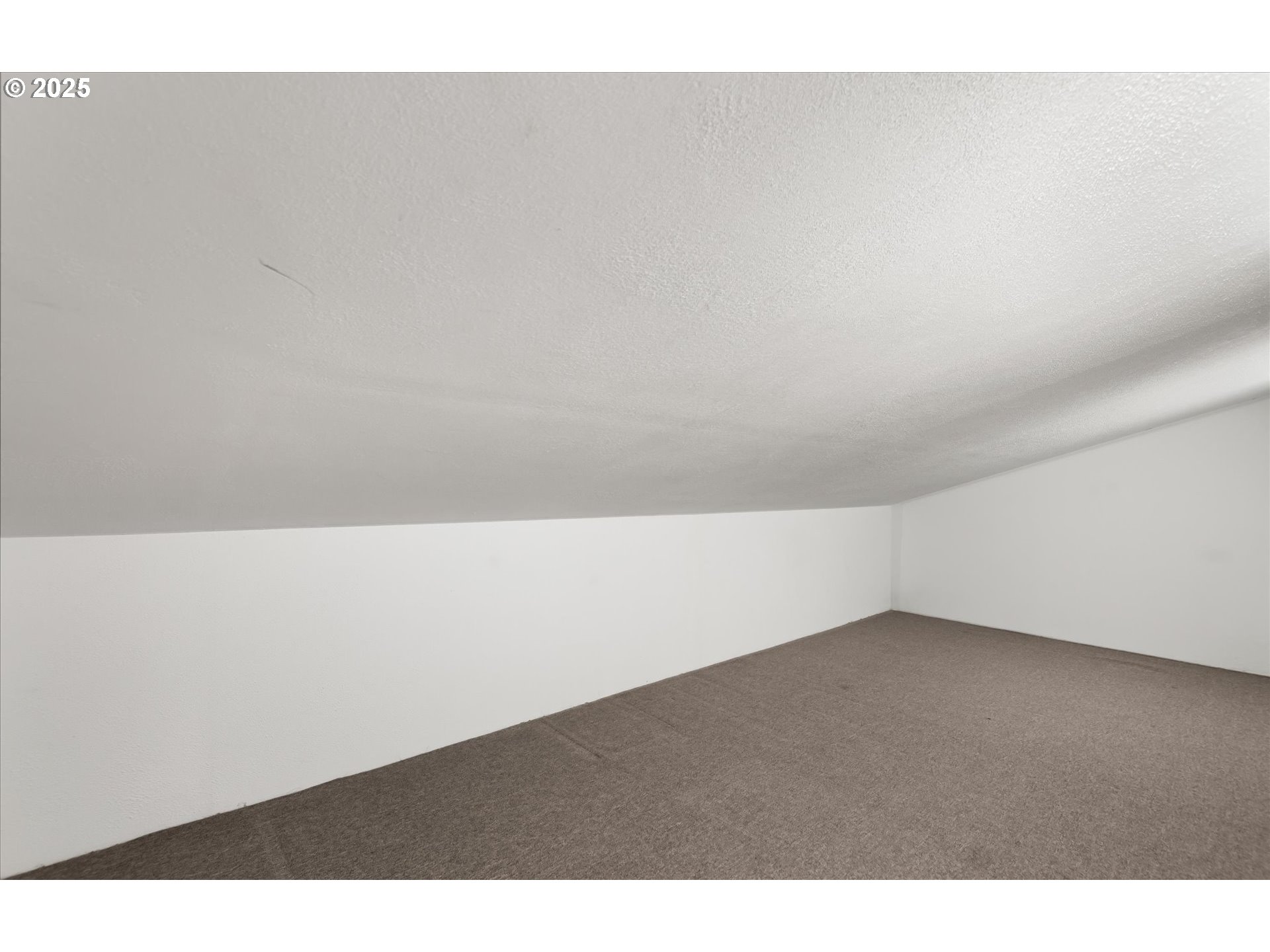 Cottage Grove, Oregon 97424, United States, 3 Bedrooms Bedrooms, ,3 BathroomsBathrooms,Residential,Active,15463