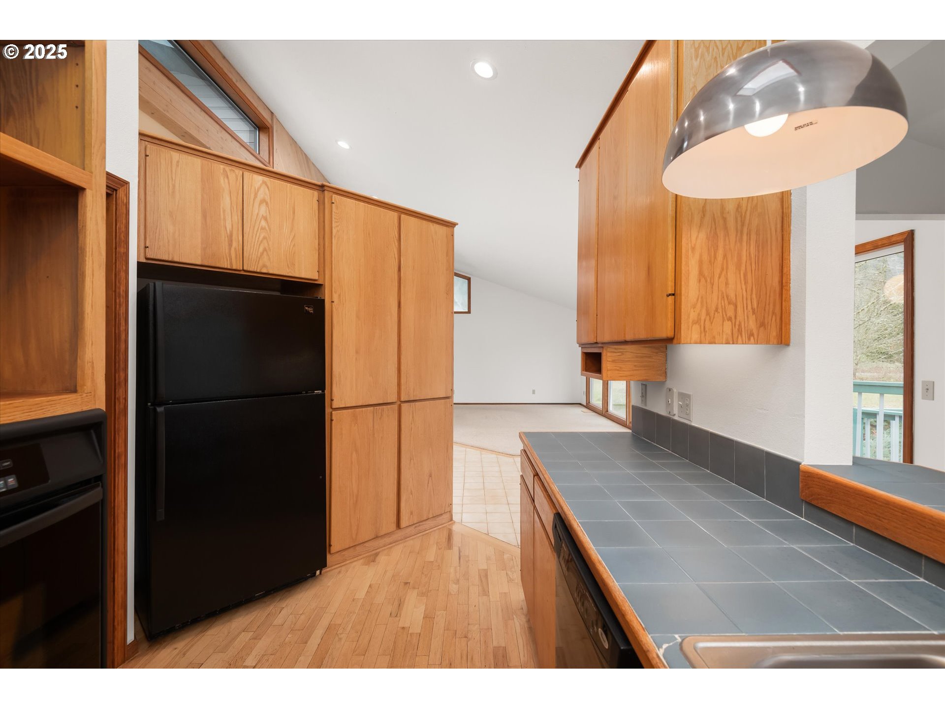 Cottage Grove, Oregon 97424, United States, 3 Bedrooms Bedrooms, ,3 BathroomsBathrooms,Residential,Active,15463