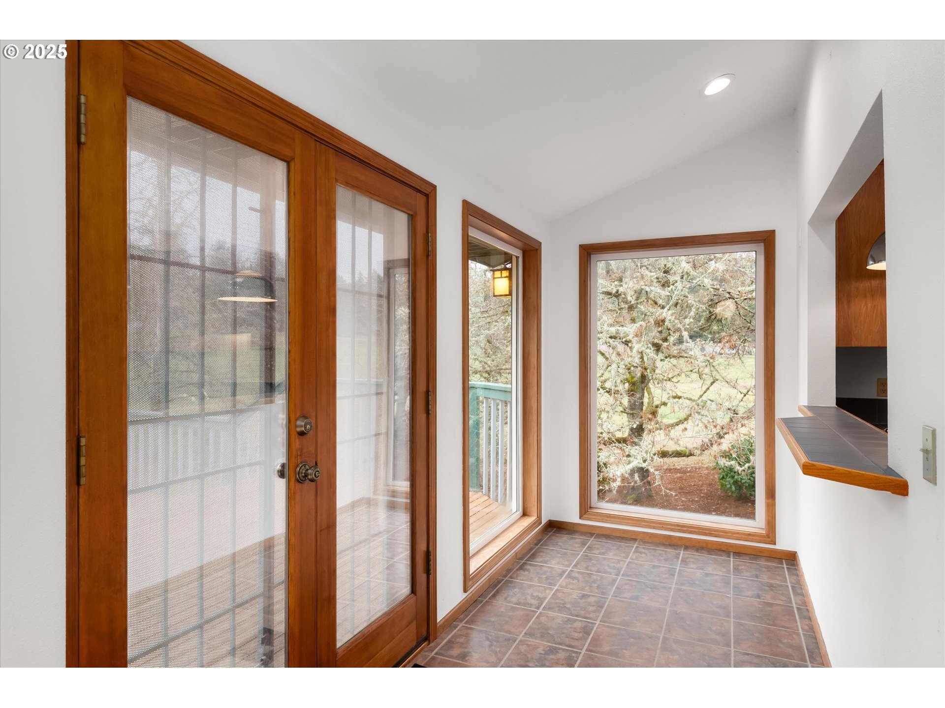 Cottage Grove, Oregon 97424, United States, 3 Bedrooms Bedrooms, ,3 BathroomsBathrooms,Residential,Active,15463