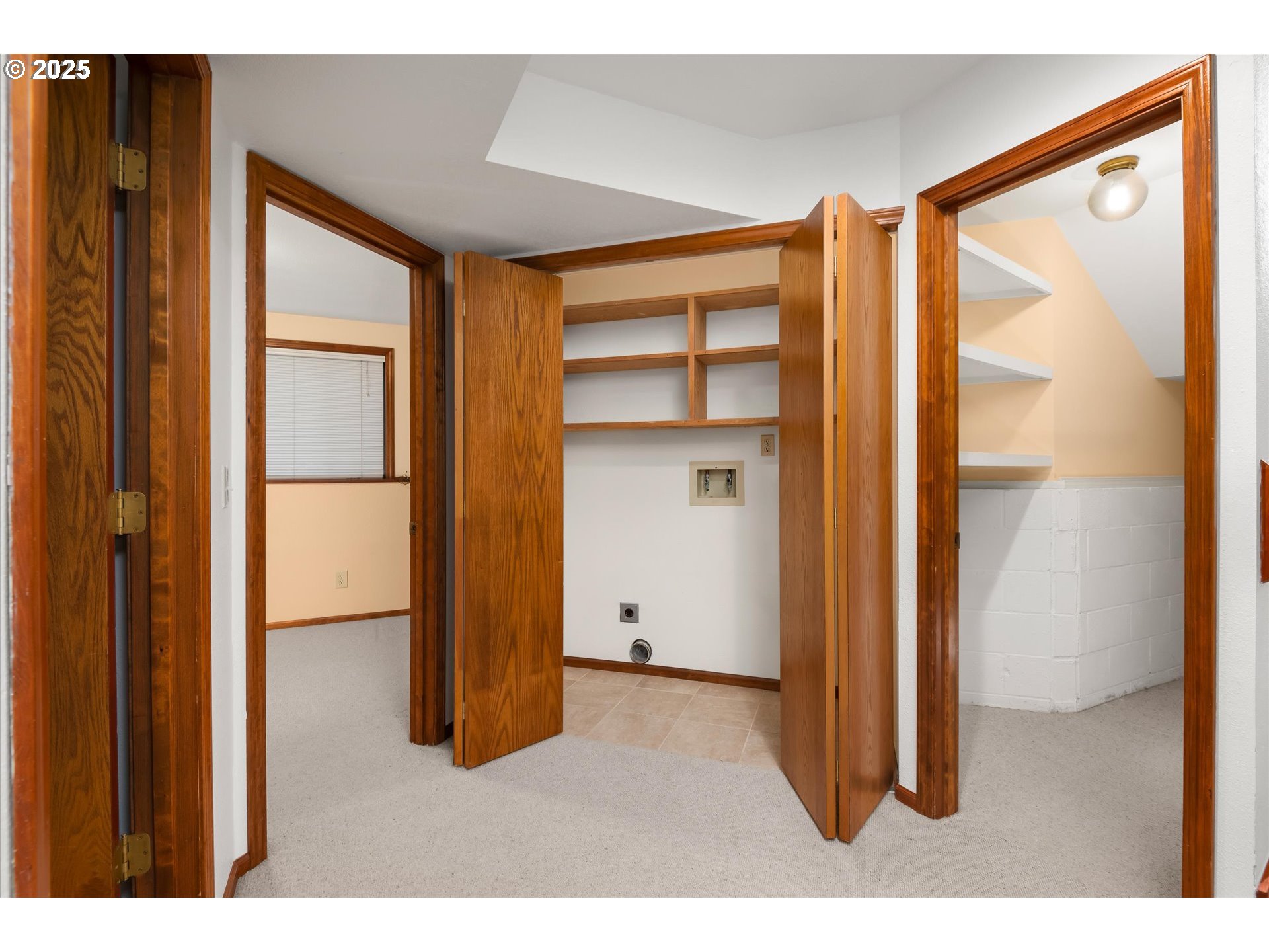 Cottage Grove, Oregon 97424, United States, 3 Bedrooms Bedrooms, ,3 BathroomsBathrooms,Residential,Active,15463