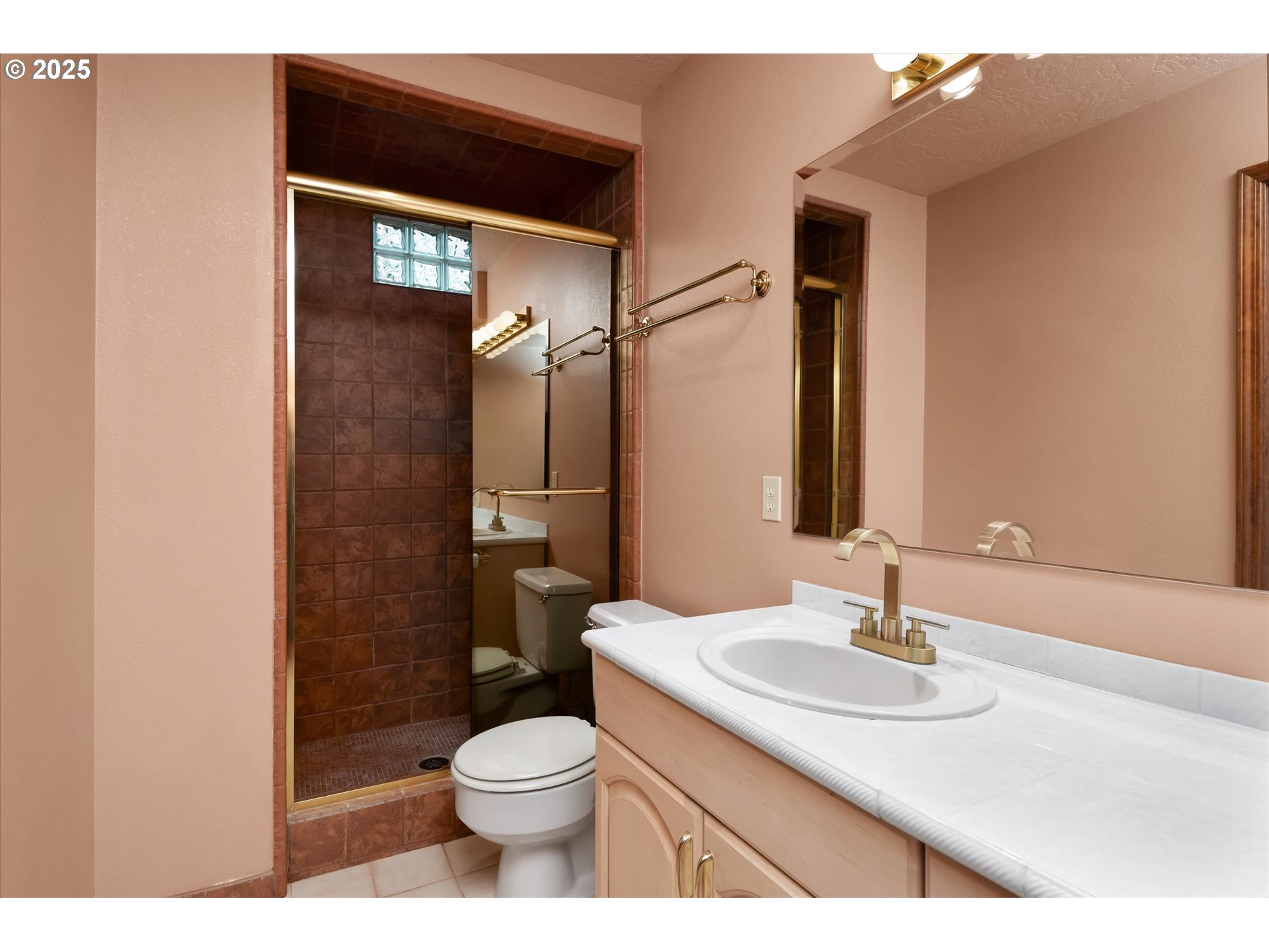 Cottage Grove, Oregon 97424, United States, 3 Bedrooms Bedrooms, ,3 BathroomsBathrooms,Residential,Active,15463