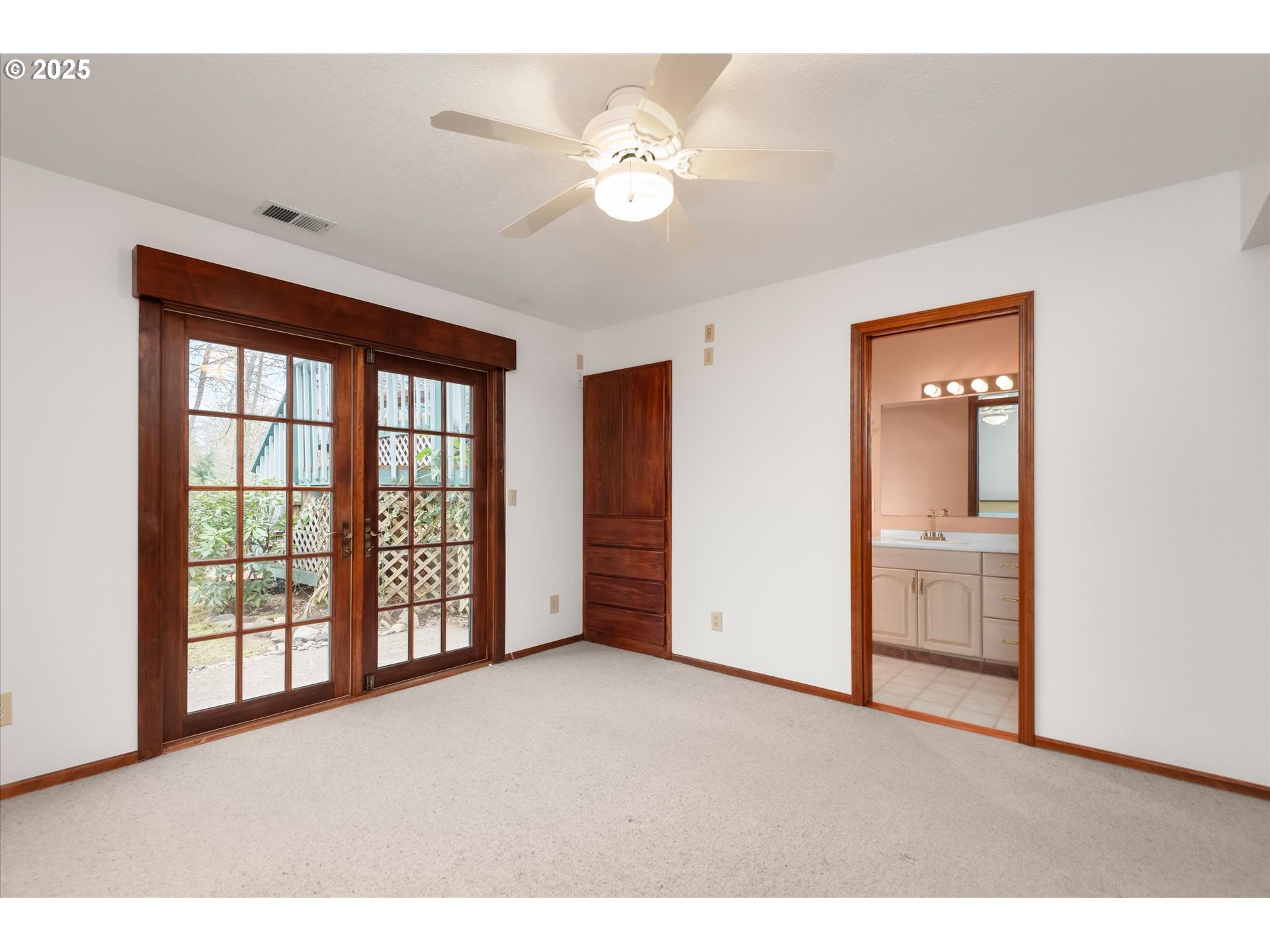 Cottage Grove, Oregon 97424, United States, 3 Bedrooms Bedrooms, ,3 BathroomsBathrooms,Residential,Active,15463