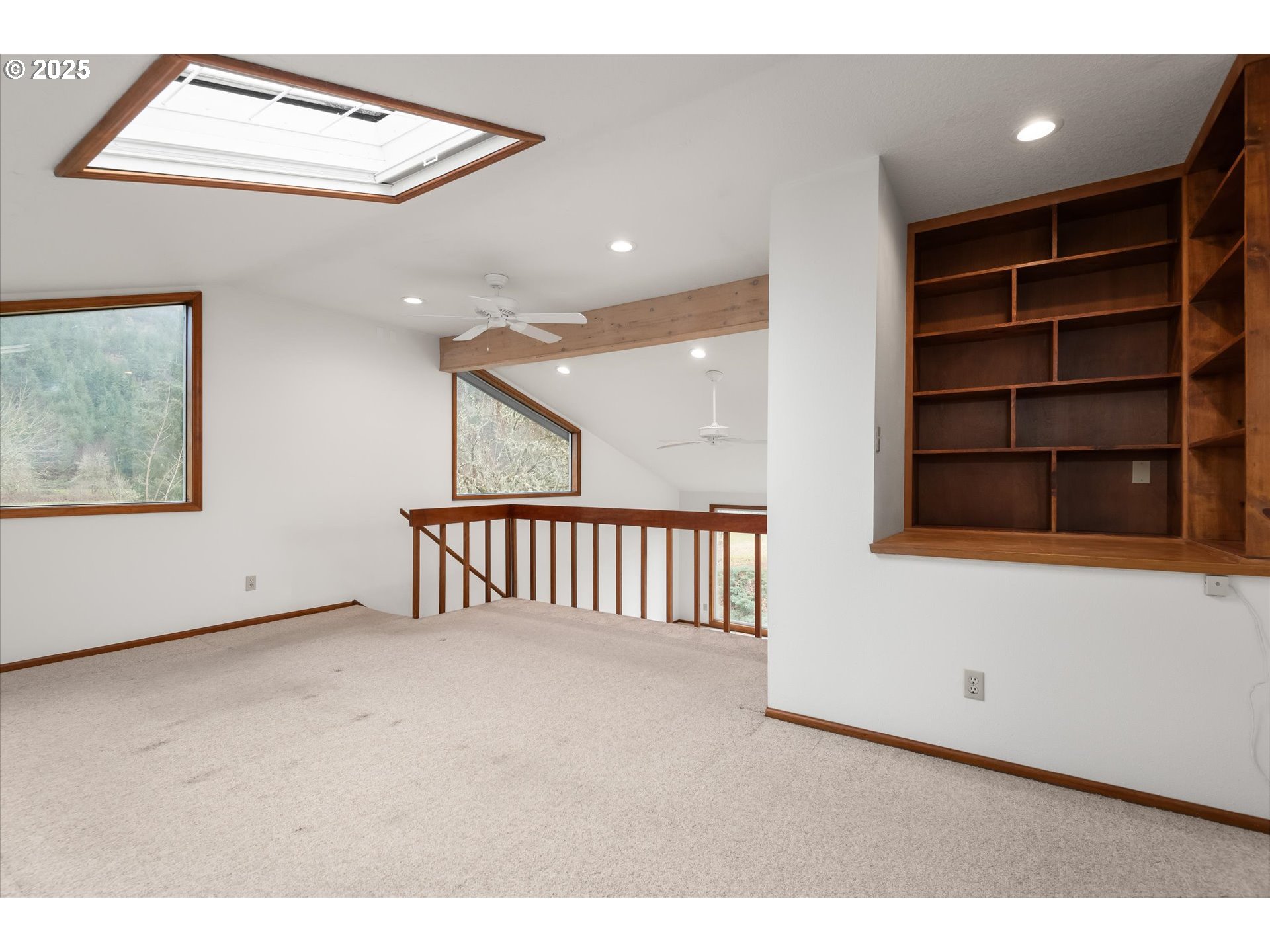 Cottage Grove, Oregon 97424, United States, 3 Bedrooms Bedrooms, ,3 BathroomsBathrooms,Residential,Active,15463