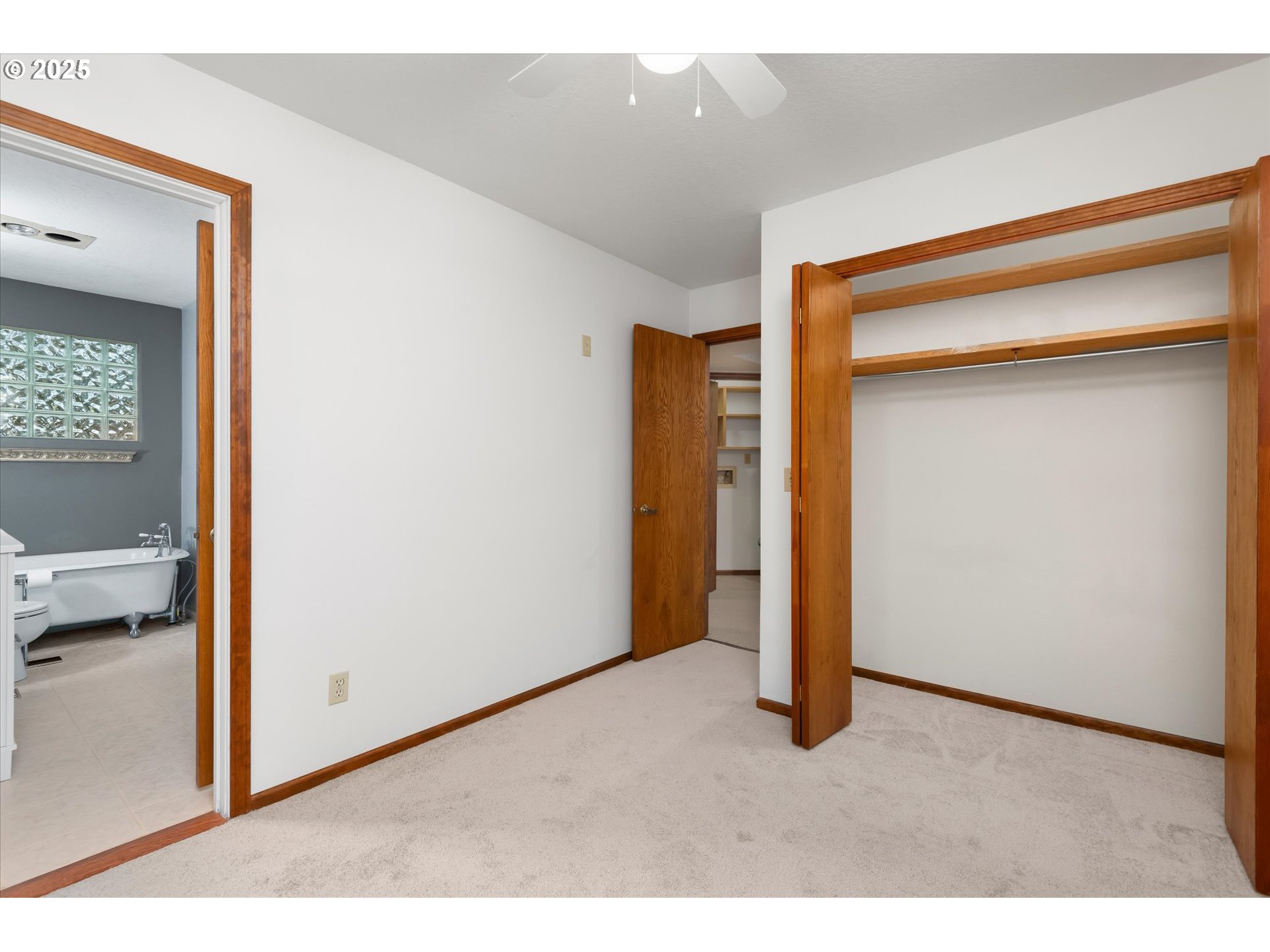 Cottage Grove, Oregon 97424, United States, 3 Bedrooms Bedrooms, ,3 BathroomsBathrooms,Residential,Active,15463