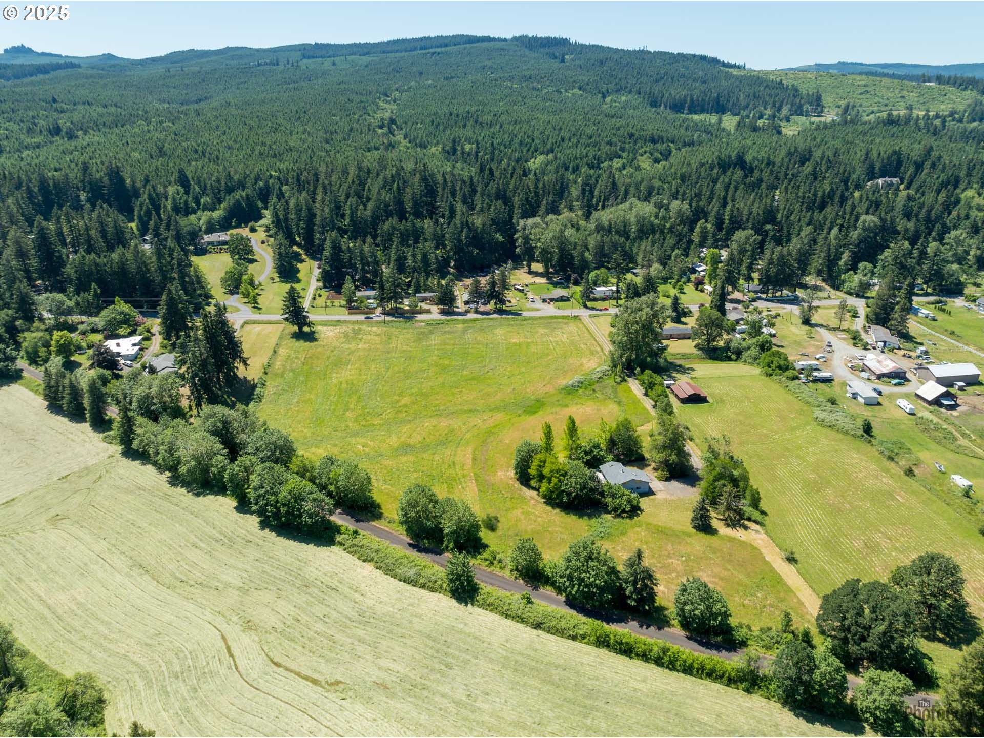 Cottage Grove, Oregon 97424, United States, 3 Bedrooms Bedrooms, ,3 BathroomsBathrooms,Residential,Active,15463