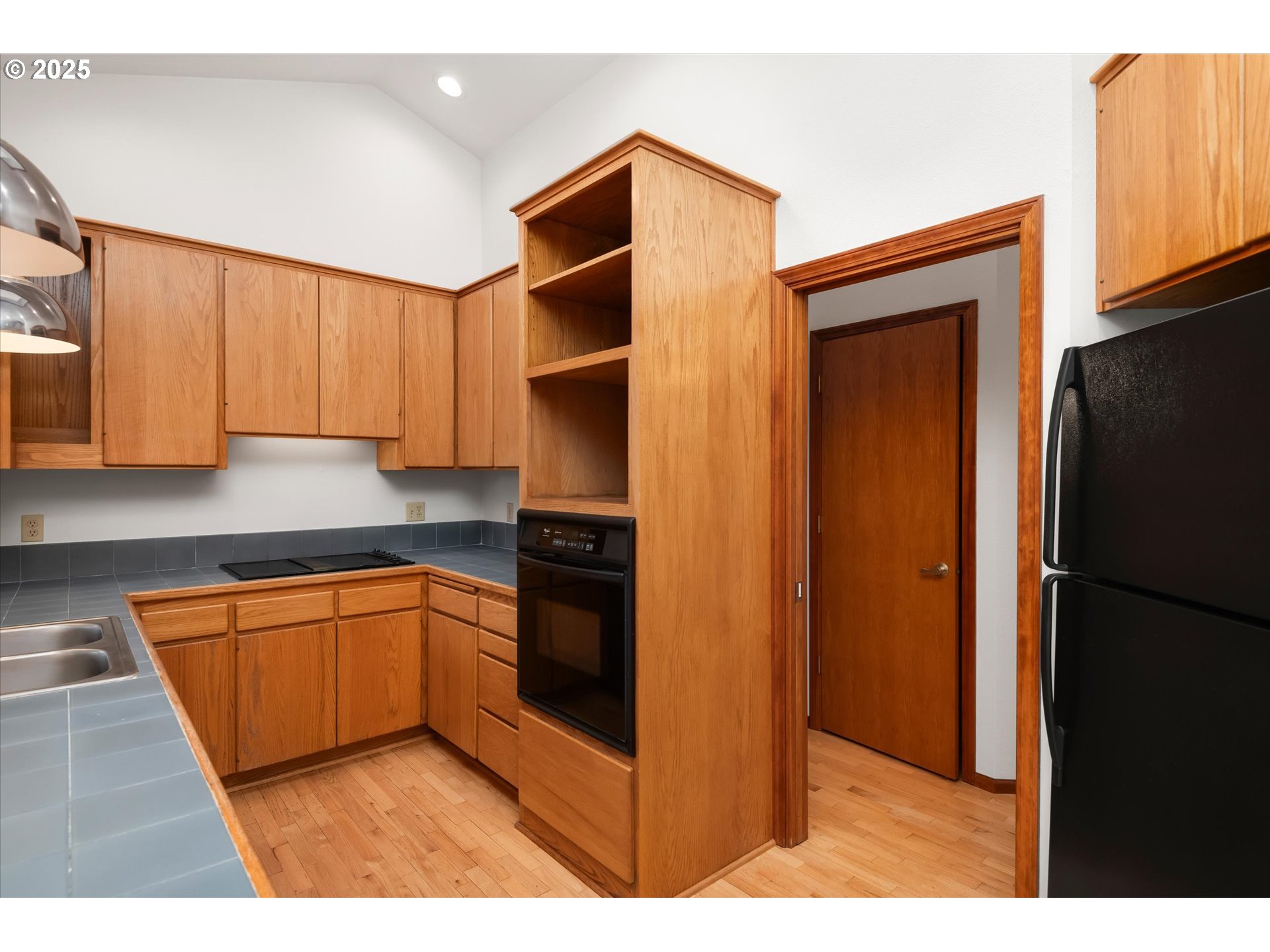 Cottage Grove, Oregon 97424, United States, 3 Bedrooms Bedrooms, ,3 BathroomsBathrooms,Residential,Active,15463