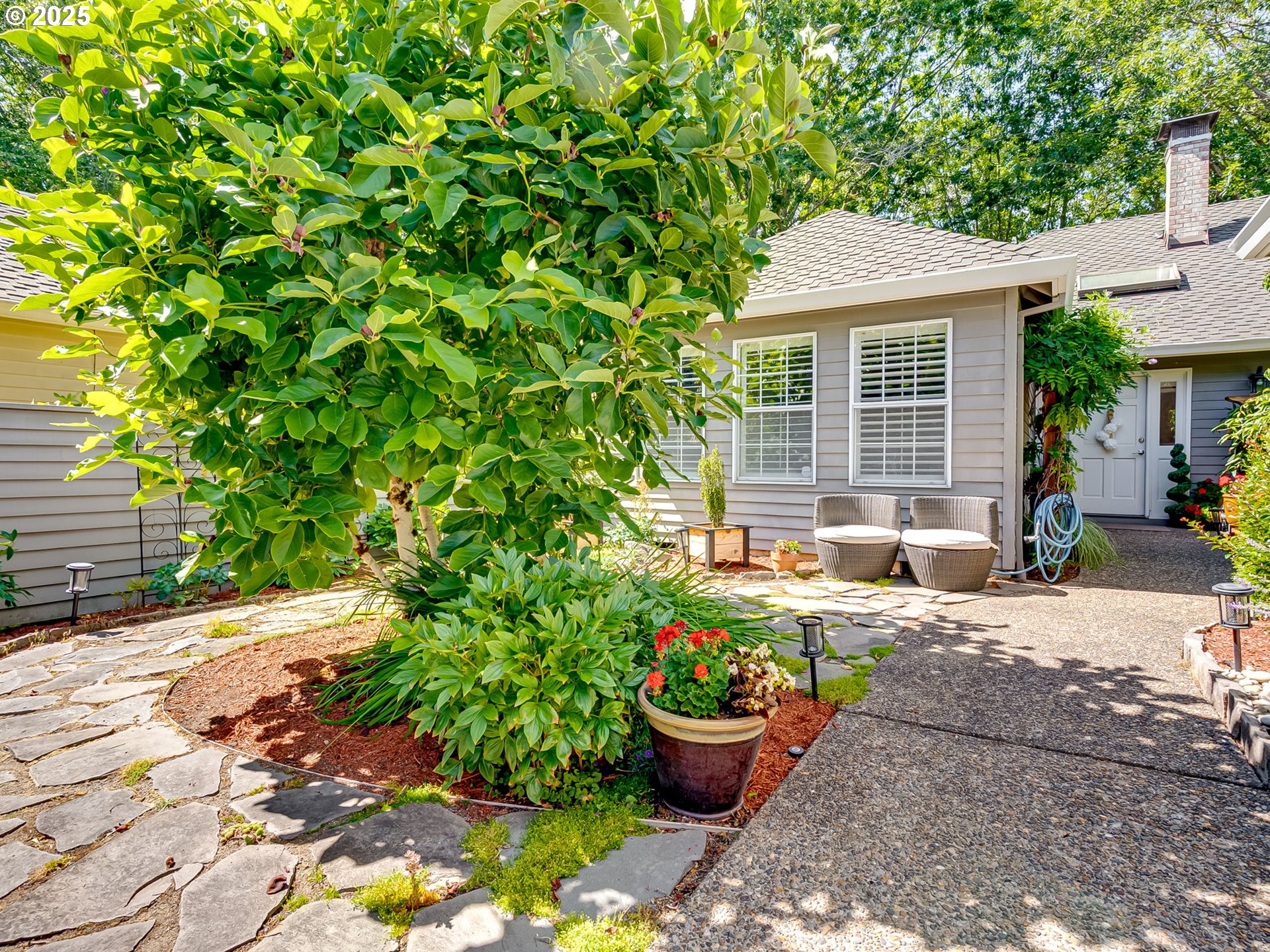 7485 SW LAKESIDE DR