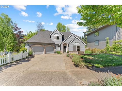 2275 RIVER HEIGHTS CIR West Linn OR 97068
