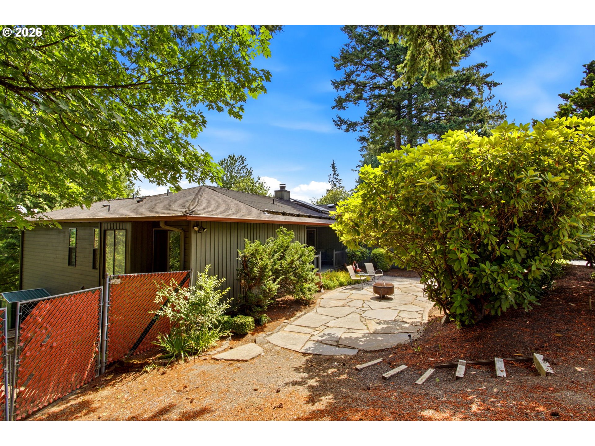 1511 WOODLAND TER