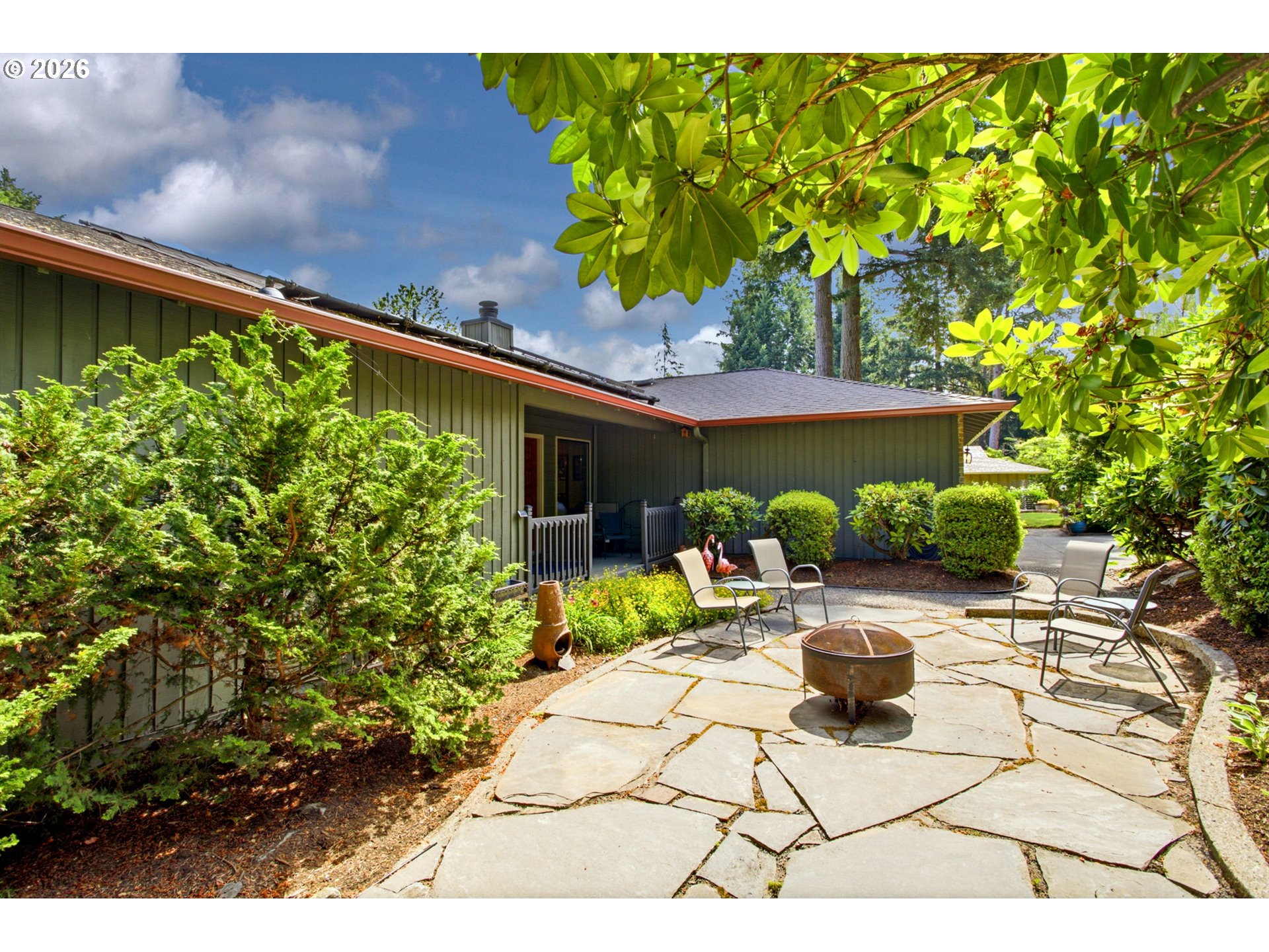 1511 WOODLAND TER