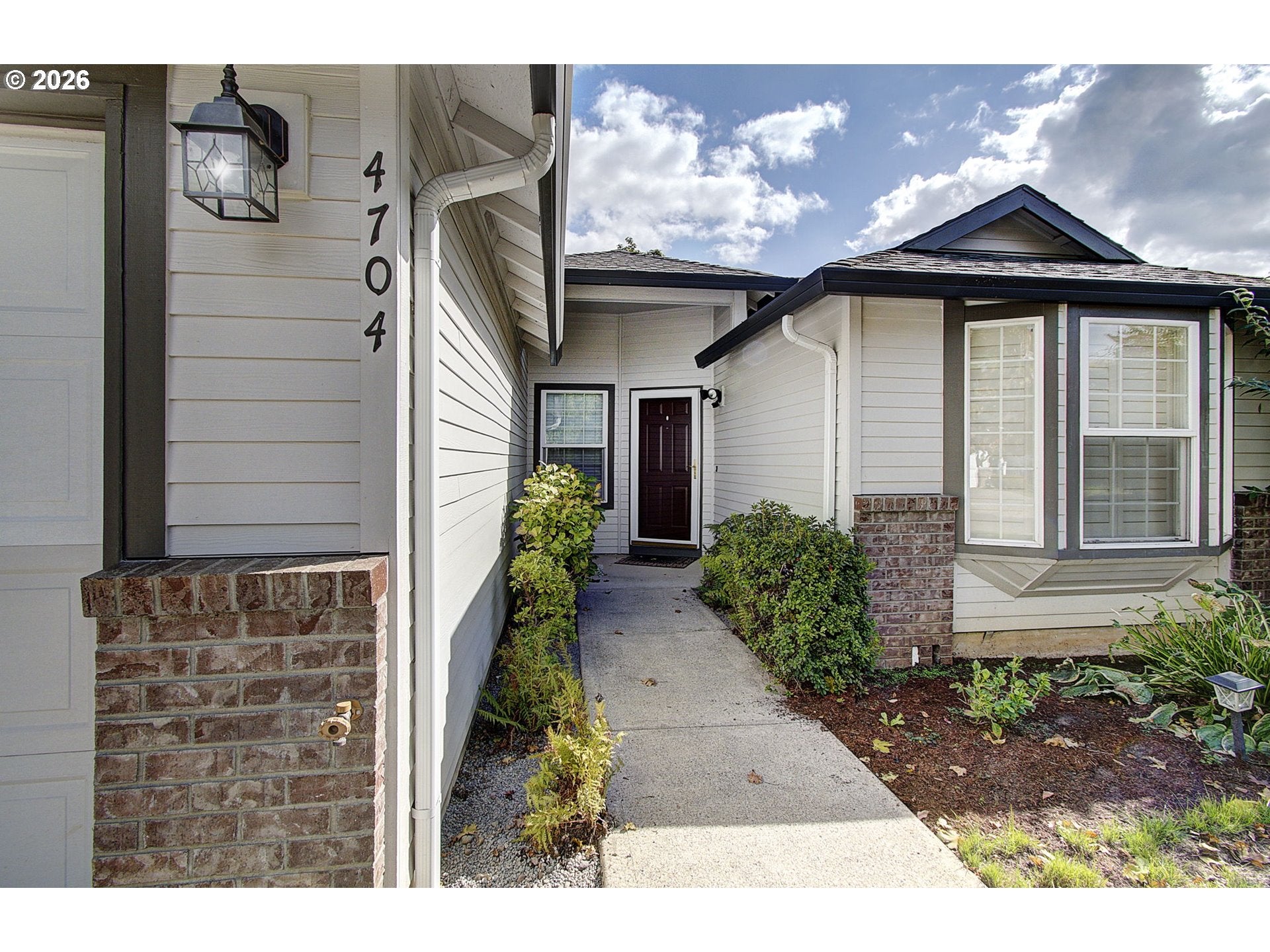 4704 ROLLING MEADOWS DR