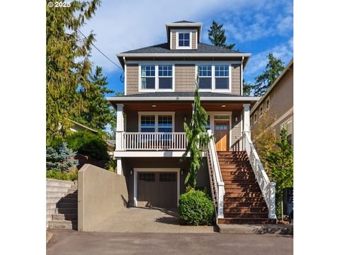 7868 SW 30TH AVE Portland OR 97219