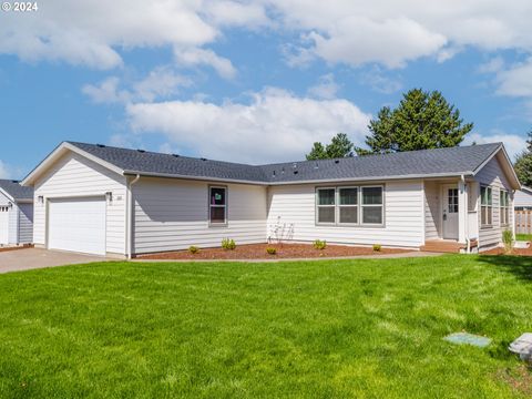 A home in Waldport