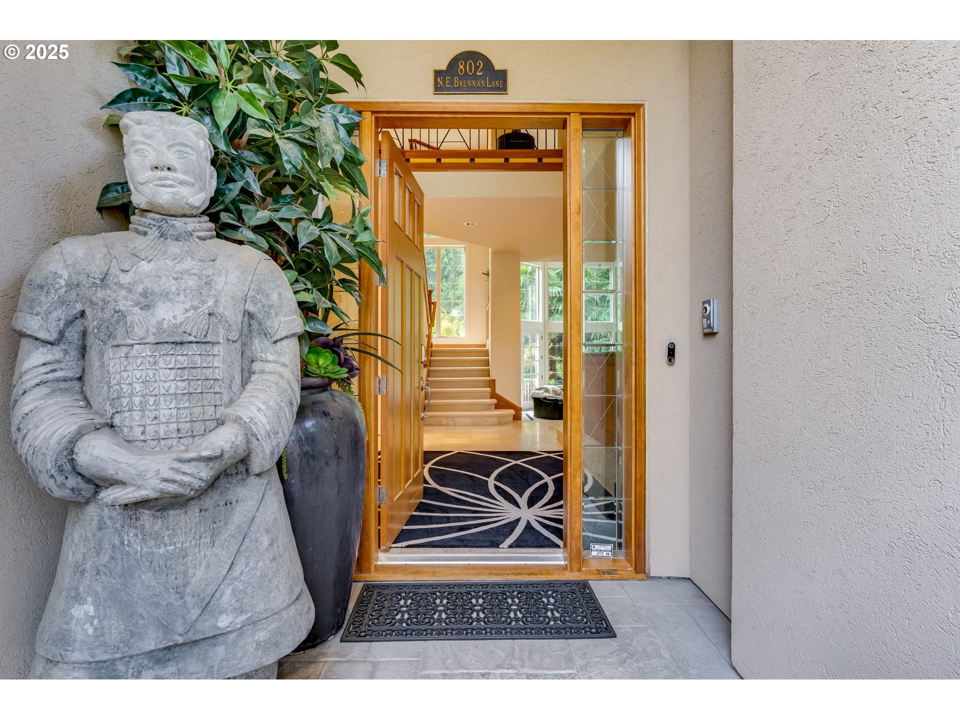 802 NE BRENNAN LN