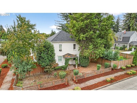 814 E 4TH ST Newberg OR 97132