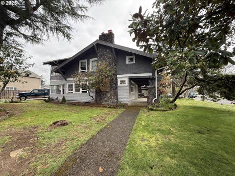 8809 SE Holgate Blvd, Portland, OR 97266 - #: 562805571