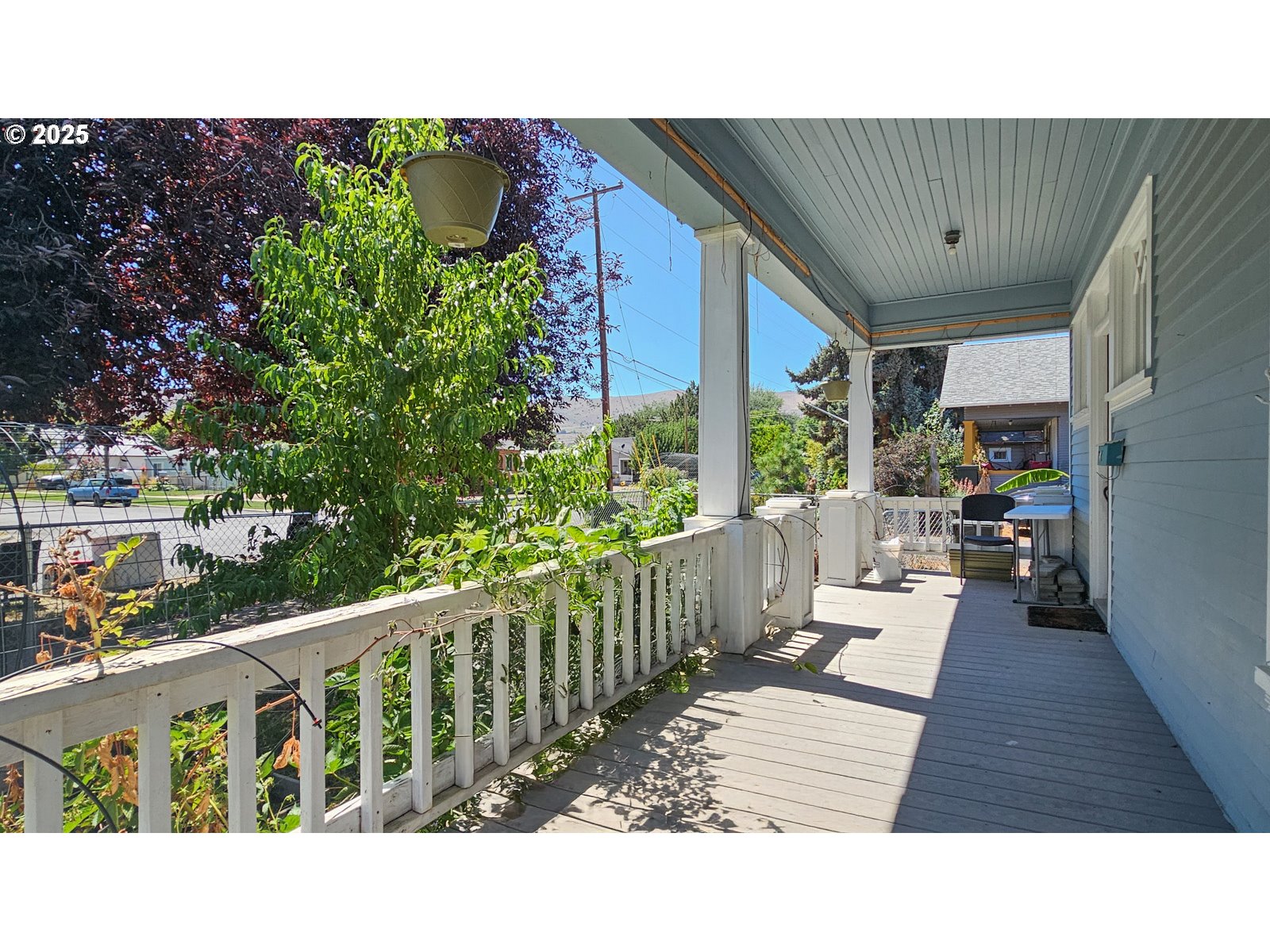 2438 Auburn AVE
