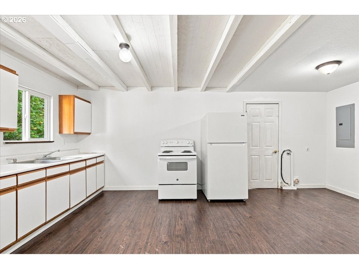 72 BRUNNING RD
