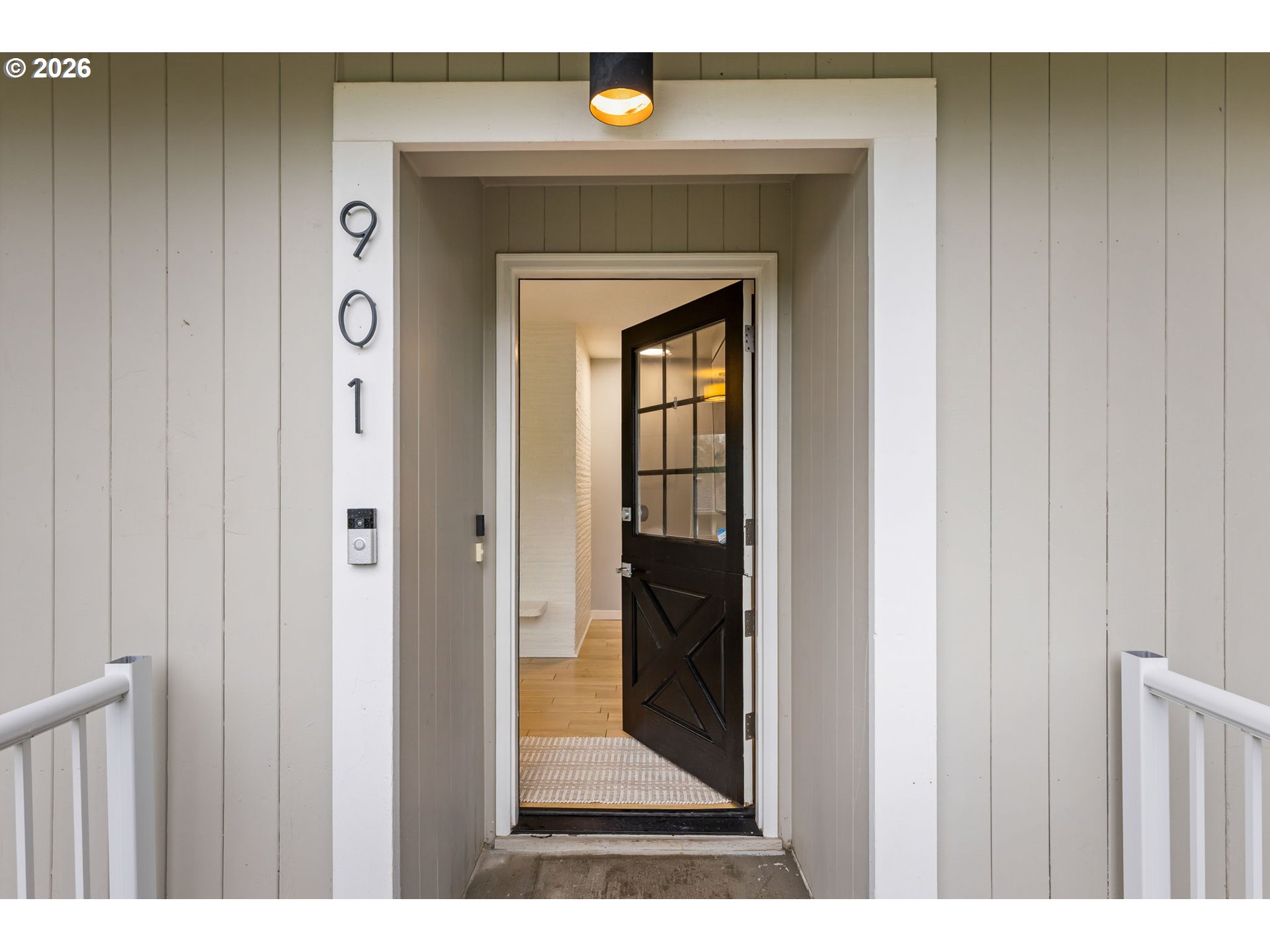 901 SW MAPLECREST CT