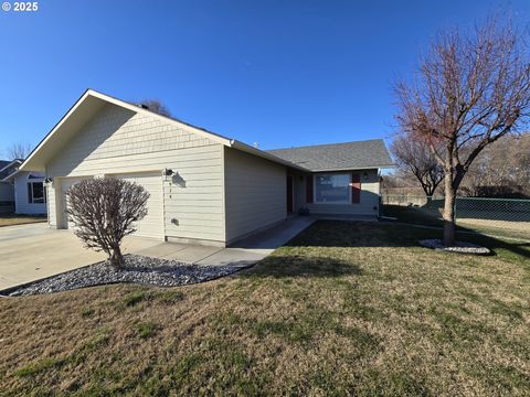 A home in Hermiston