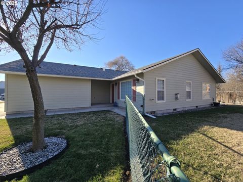 A home in Hermiston