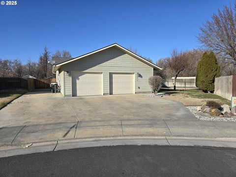 A home in Hermiston