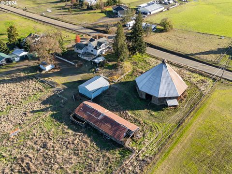 A home in Roseburg