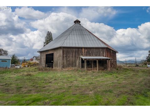 A home in Roseburg