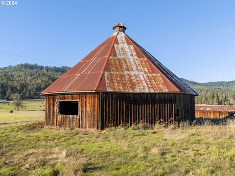 A home in Roseburg