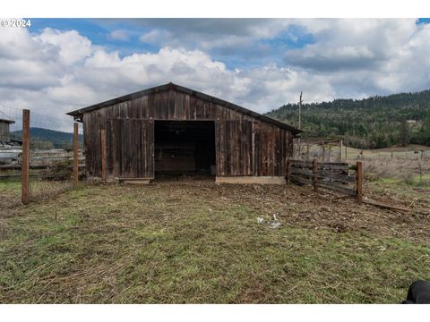 A home in Roseburg